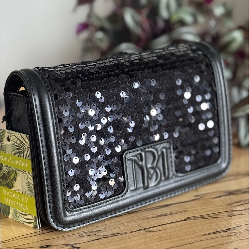 NWT Badgley Mischka Black Sequin Crossbody Clutch